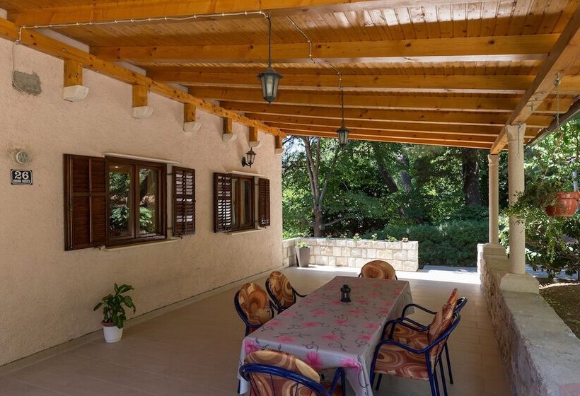 膳宿费 Apartment & Rooms Papa