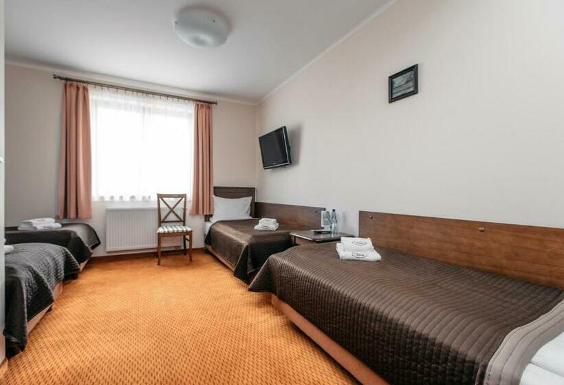 ペンション Cedrowy Dworek