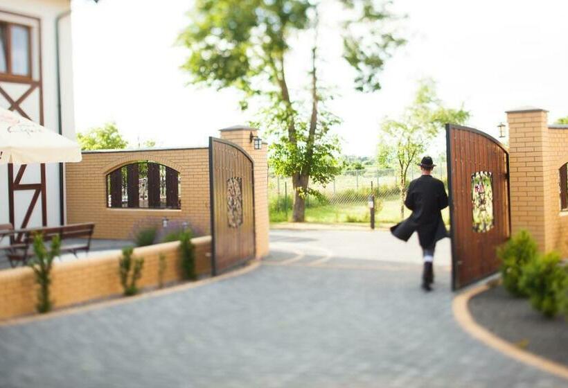 ペンション Cedrowy Dworek