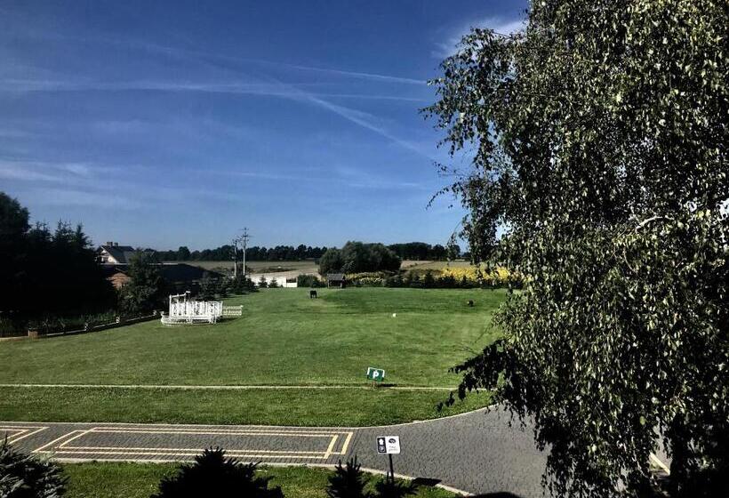 ペンション Cedrowy Dworek