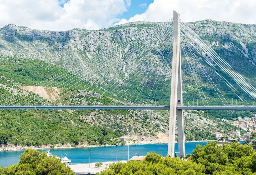 بنسيون Guest House Avdic