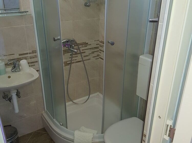 بنسيون Guest House Avdic