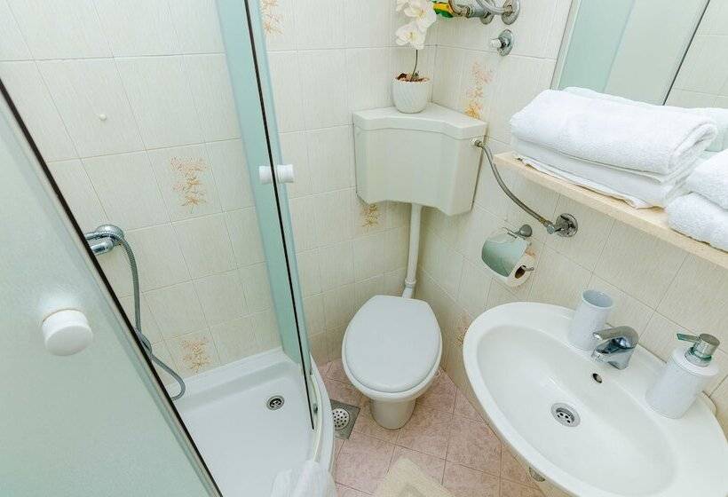 بنسيون Guest House Avdic