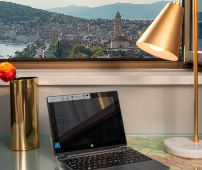 Pensió Royal Suitessky