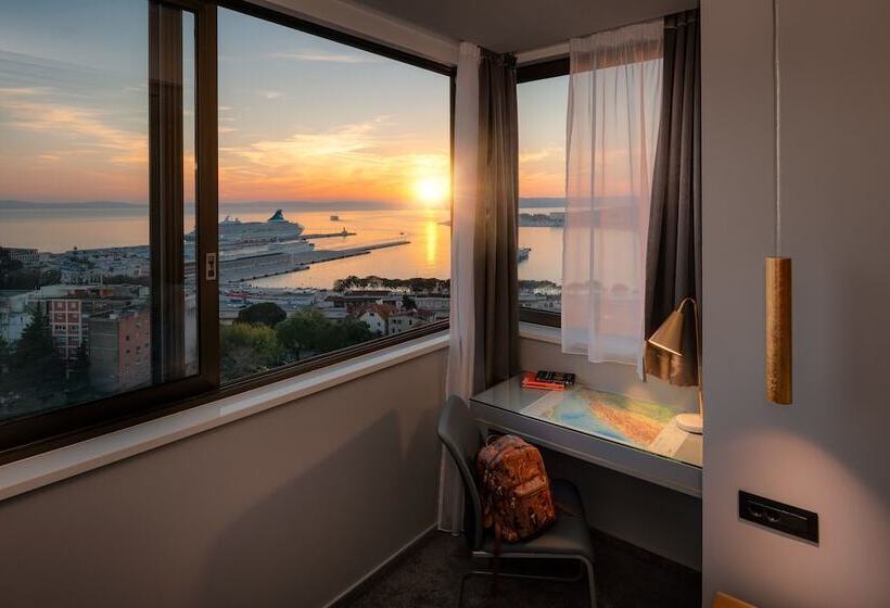 Pensió Royal Suitessky