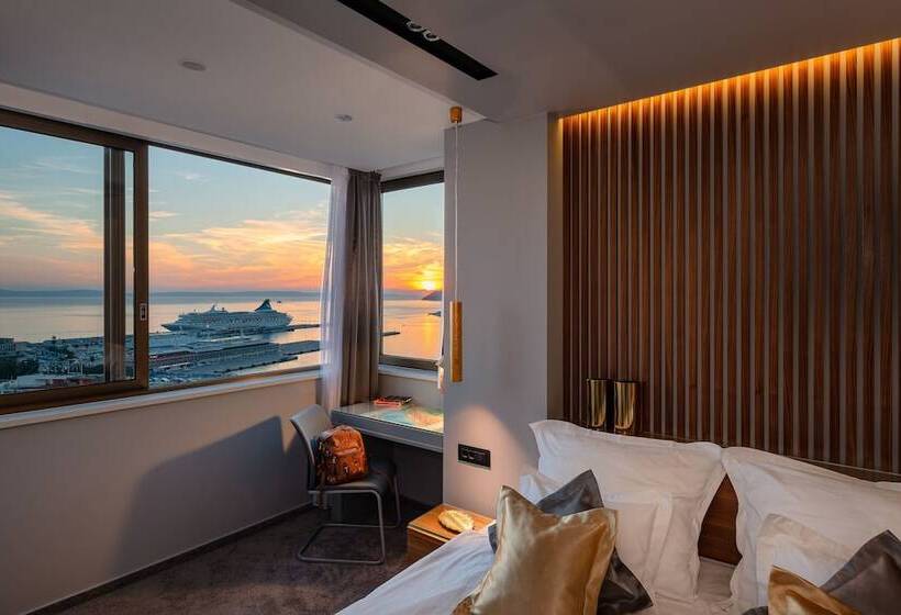 Pensió Royal Suitessky