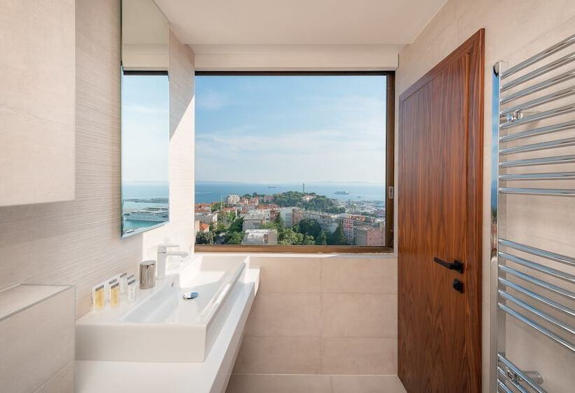 Pensió Royal Suitessky