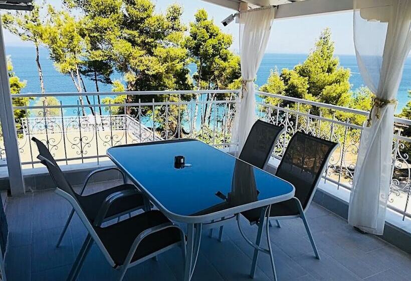 Aelia Sea View Studios