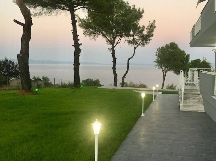 Aelia Sea View Studios