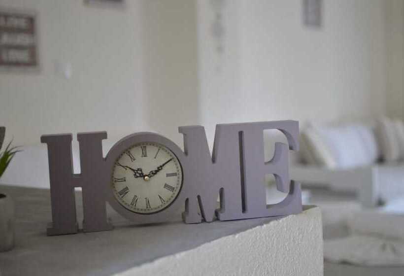 Aelia Sea View Studios