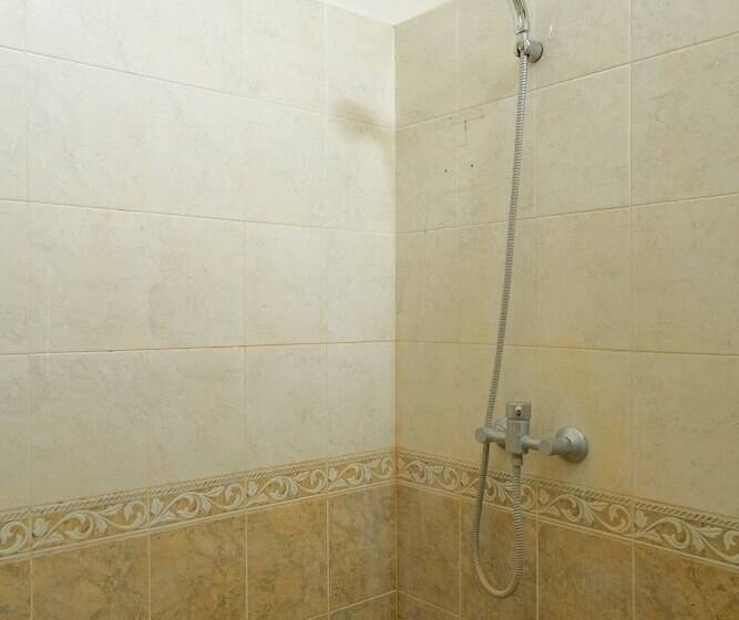 הוסטל Griya Cemara Homestay By Oyo Rooms