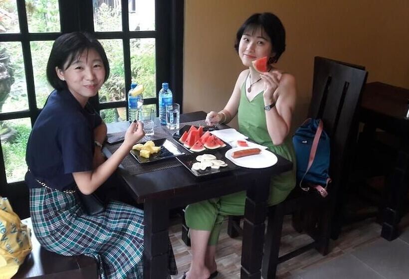 צימר Edwin S Airport Garden