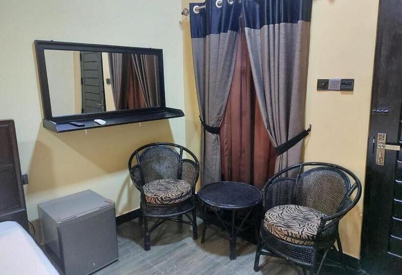 צימר Edwin S Airport Garden