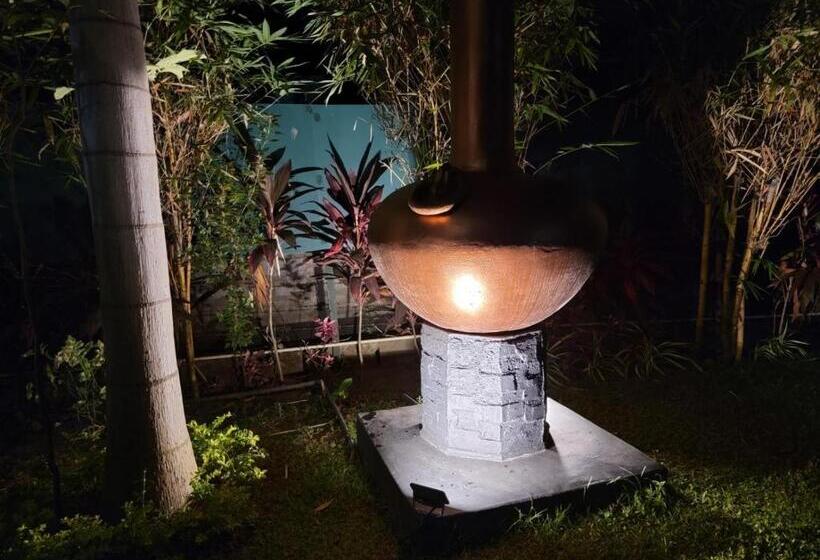 צימר Edwin S Airport Garden