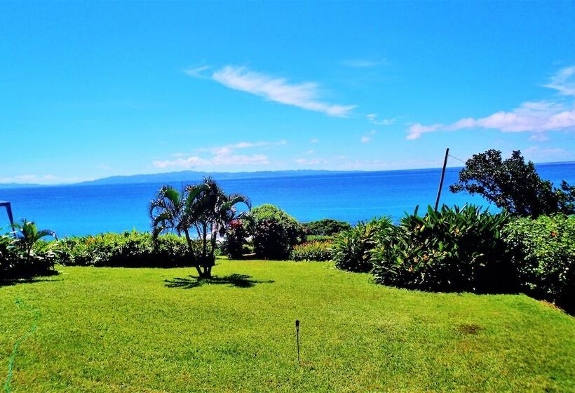 تختخواب و صبحانه Makaira Resort