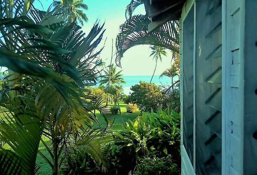 تختخواب و صبحانه Makaira Resort