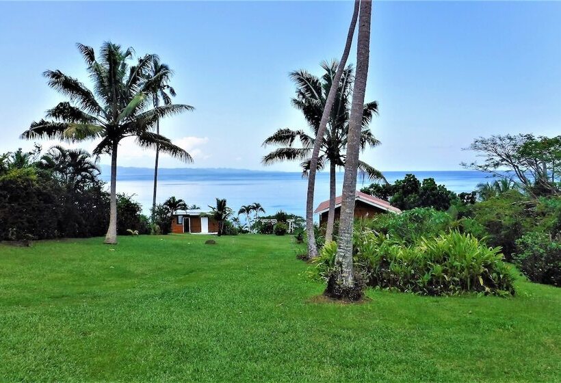 تختخواب و صبحانه Makaira Resort