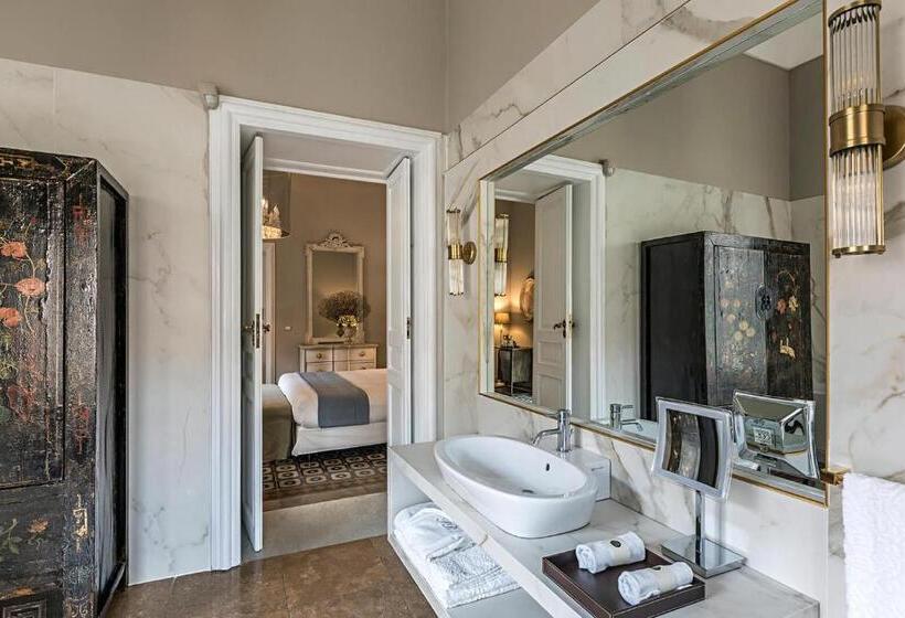 צימר Seven Rooms Villadorata