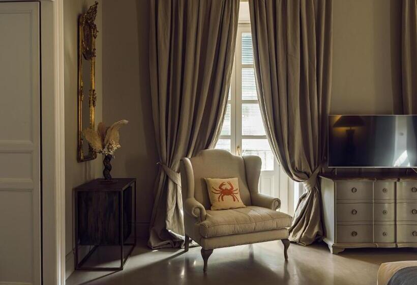 צימר Seven Rooms Villadorata