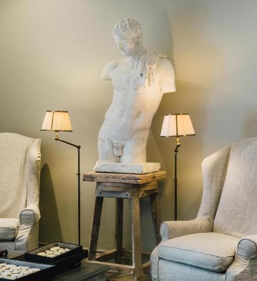 צימר Seven Rooms Villadorata