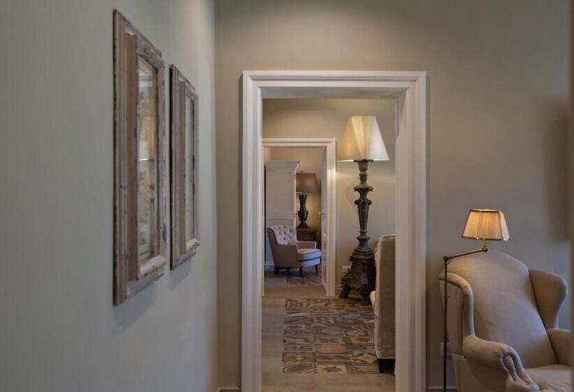 צימר Seven Rooms Villadorata