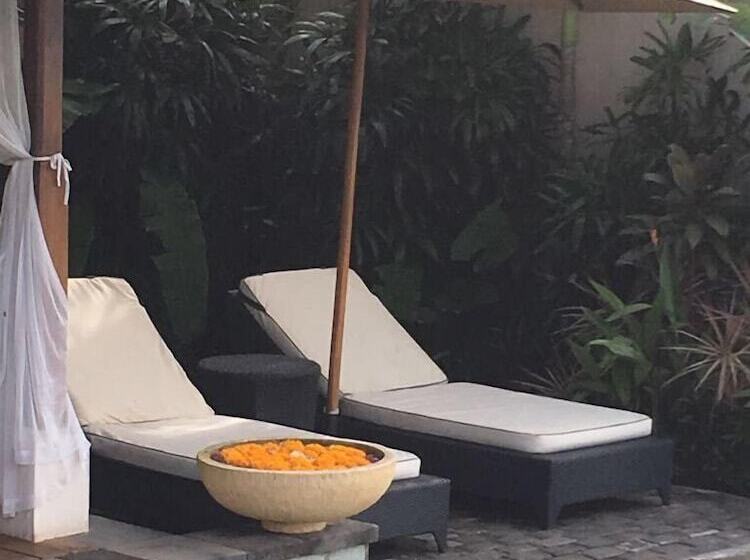 تختخواب و صبحانه Villa Pasraman Baghawan