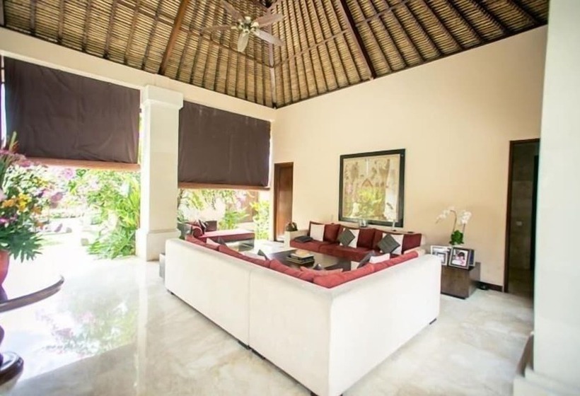 تختخواب و صبحانه Villa Pasraman Baghawan