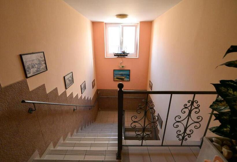 Electra Hotel Piraeus