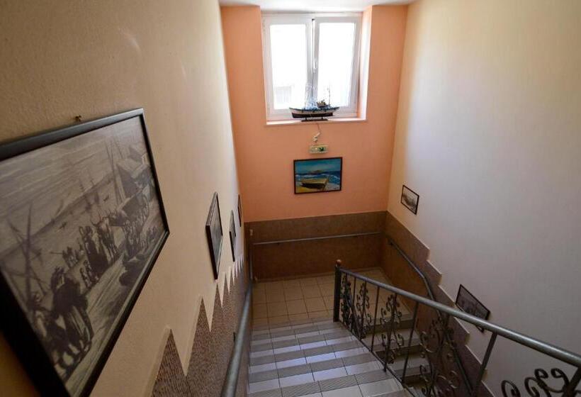 Electra Hotel Piraeus