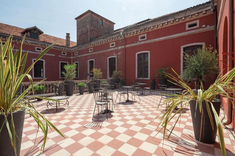 مسافرخانه Palazzo Martinelli Dolfin