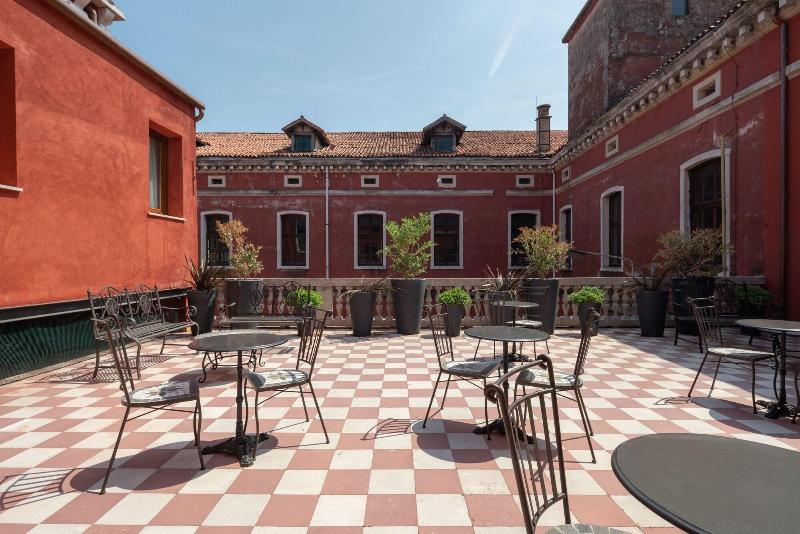 مسافرخانه Palazzo Martinelli Dolfin