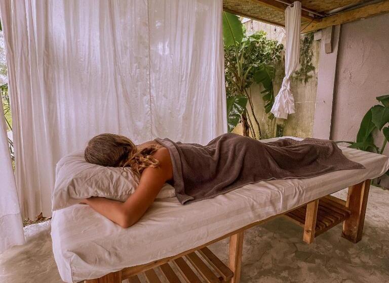 هتل El Nido Moringa Resort