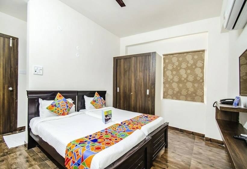 فندق Fabescape Himadri Inn