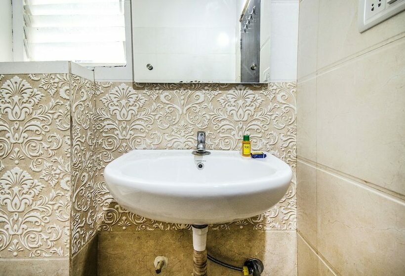 فندق Fabescape Himadri Inn