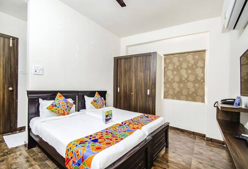 فندق Fabescape Himadri Inn