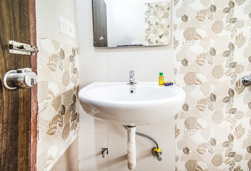 فندق Fabescape Himadri Inn