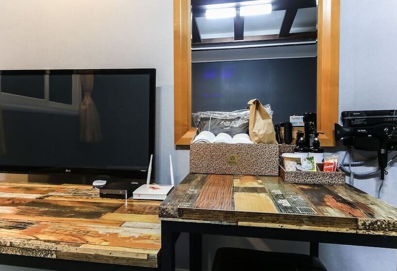 호텔 Geojedo Gohyeon Aplus