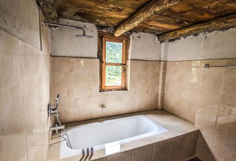 בית מלון כפרי Kyirmu Lodge Phaplu