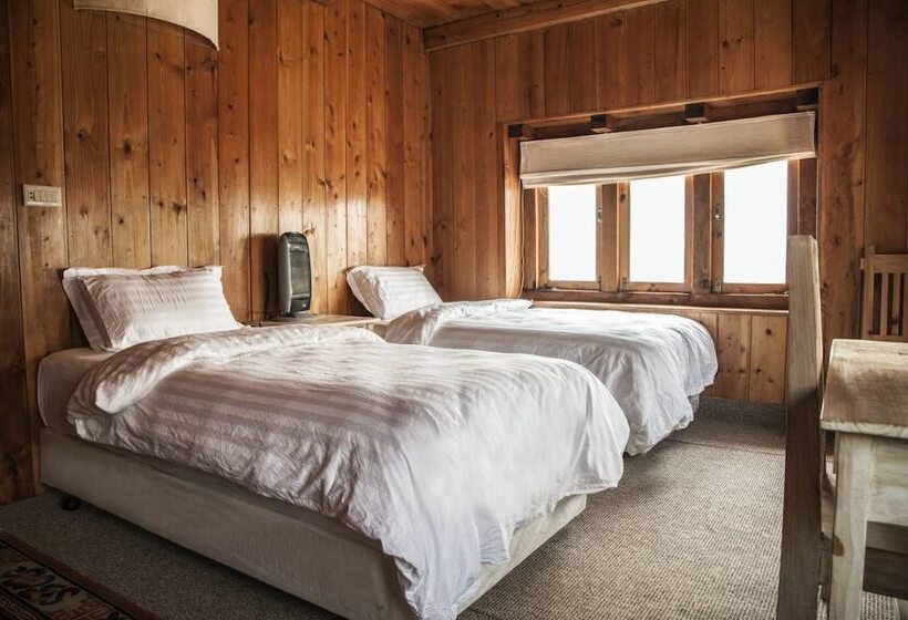 בית מלון כפרי Kyirmu Lodge Phaplu