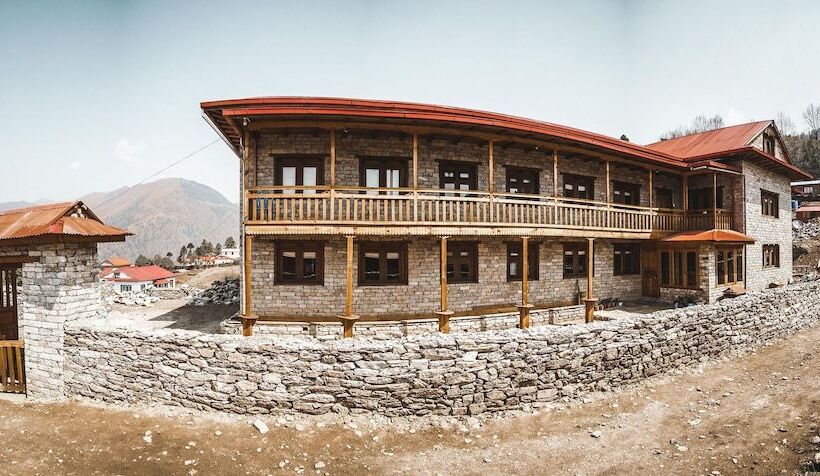 בית מלון כפרי Kyirmu Lodge Phaplu