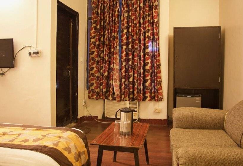 בית מלון כפרי Mayur