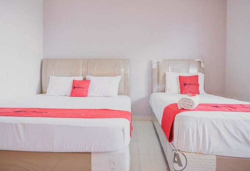 Отель Reddoorz @ Jalan Hayam Wuruk Lampung