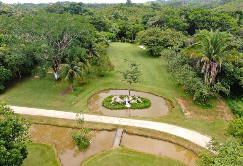 فندق Roaring River Golf & Accommodations