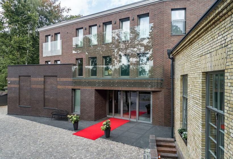 Отель Traugutta3