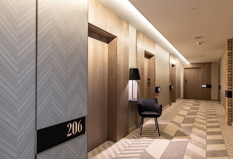 Отель Traugutta3