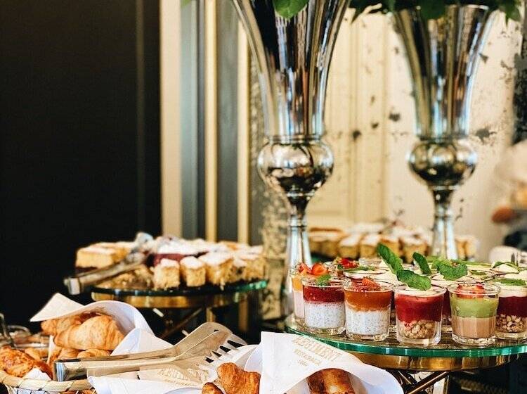 Отель Traugutta3