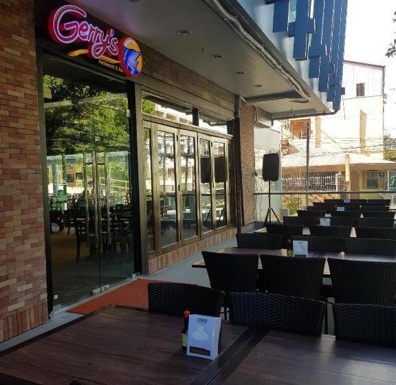 Travelite Hotel Legarda