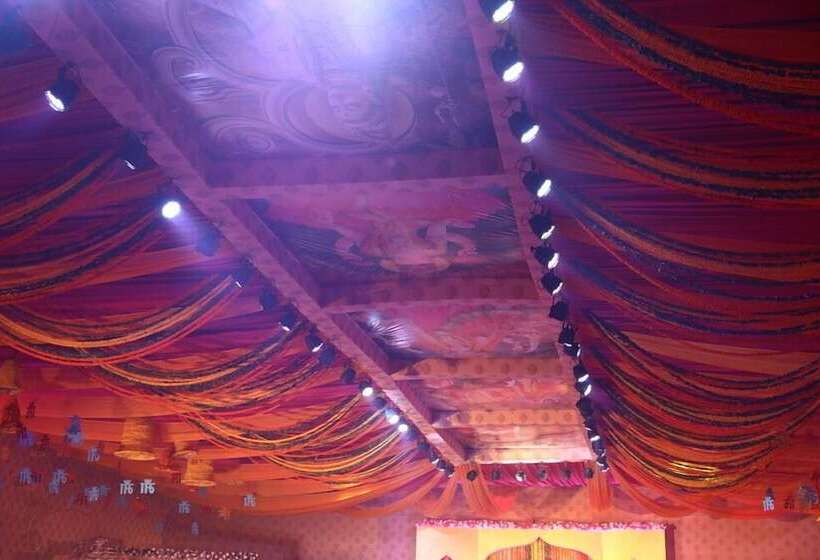 בית מלון כפרי The Utsav Grand Banquets & Resort