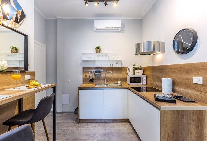 Number 1 Deluxe Apartments