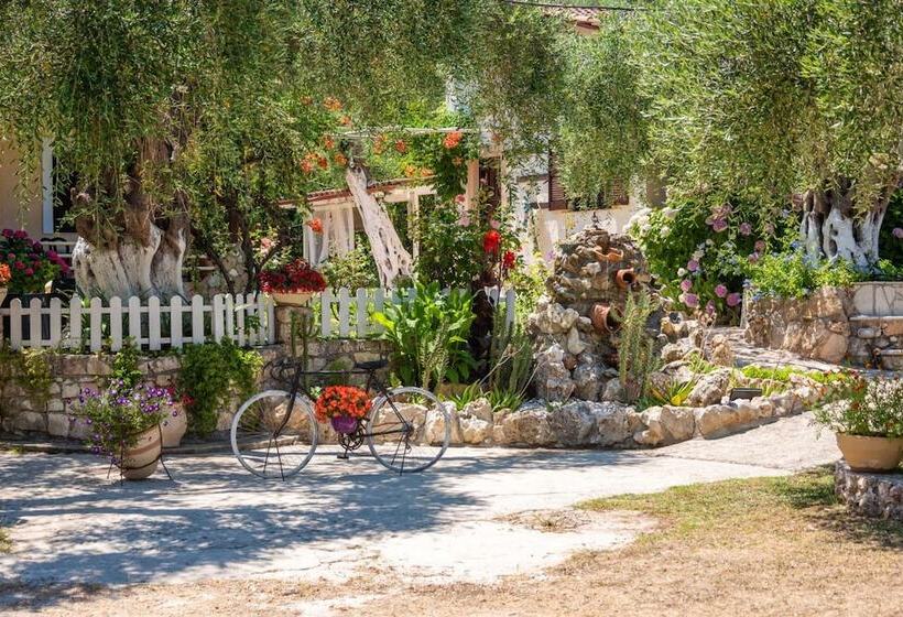 پانسیون Anneta Studios